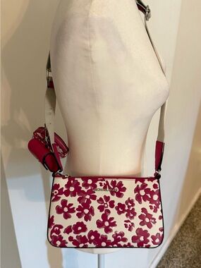 Michael Kors Jet Set Travel Leather Crossbody Bag Tech Attachments